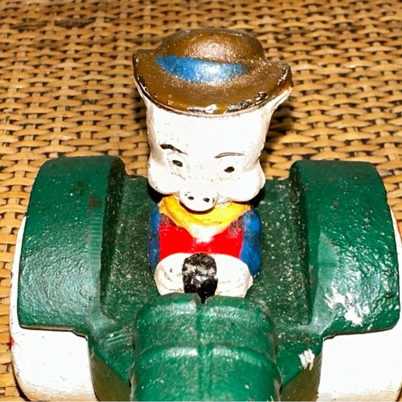 Vintage Looney Tunes Porky Pig Green Tractor 3” Tall Cast Iron Country Figurine - Picture 6 of 12
